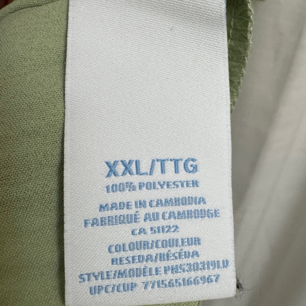 26” ptp Women's sage Green V-Neck Top - Picture 5 of 5
